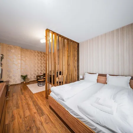 Chic Urban Hideaway With Natural Wood Charm By Flat Manаger *