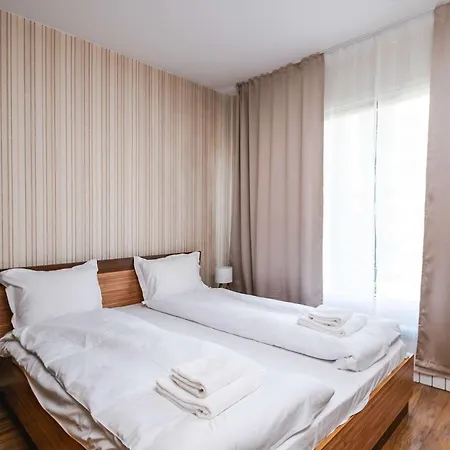 Апартамент Chic Urban Hideaway With Natural Wood Charm By Flat Manаger