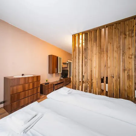 Chic Urban Hideaway With Natural Wood Charm By Flat Manаger Апартамент София
