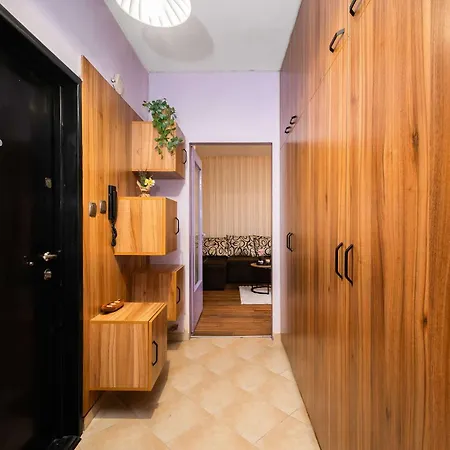 Апартамент Chic Urban Hideaway With Natural Wood Charm By Flat Manаger София