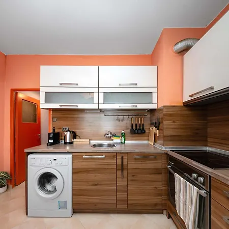 Апартамент Chic Urban Hideaway With Natural Wood Charm By Flat Manаger София